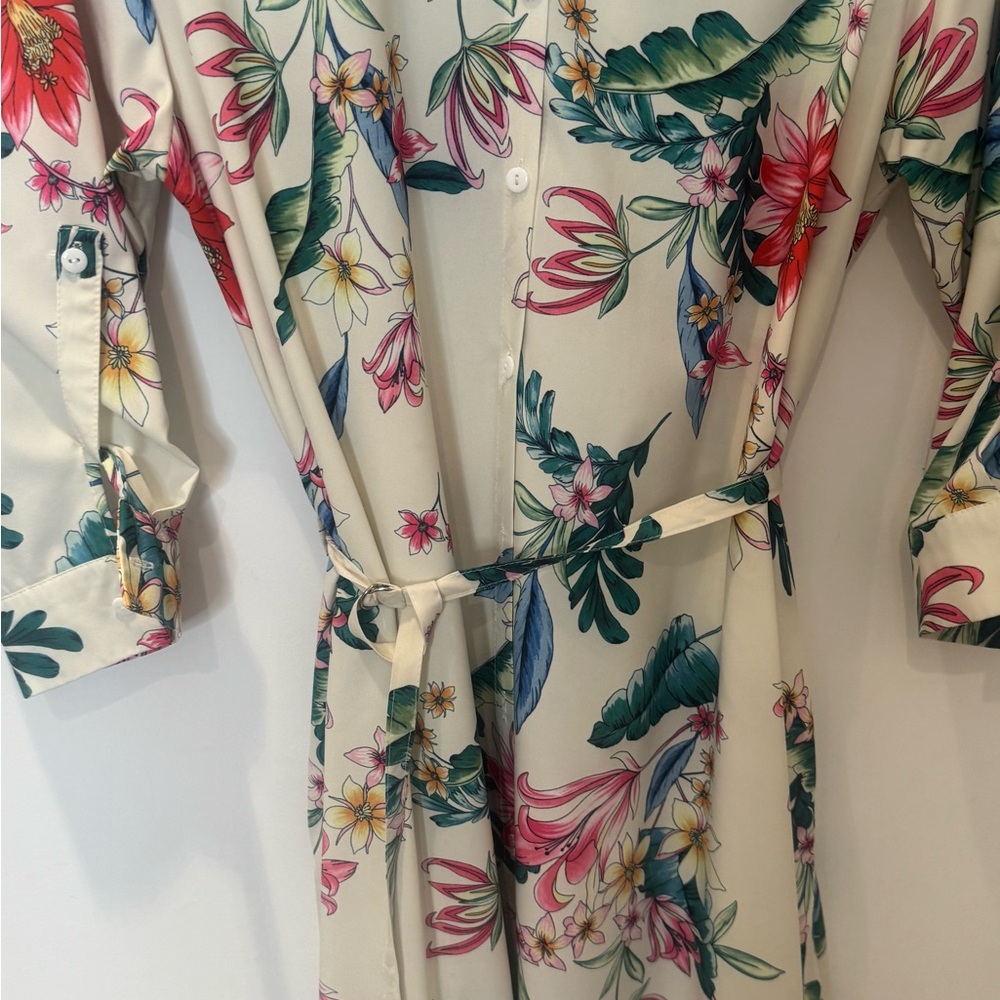 NYMPH Floral Print Dress - Cream/Pink.
Removable belt. Size L. (Fits like a 10) - Picture 9 of 15